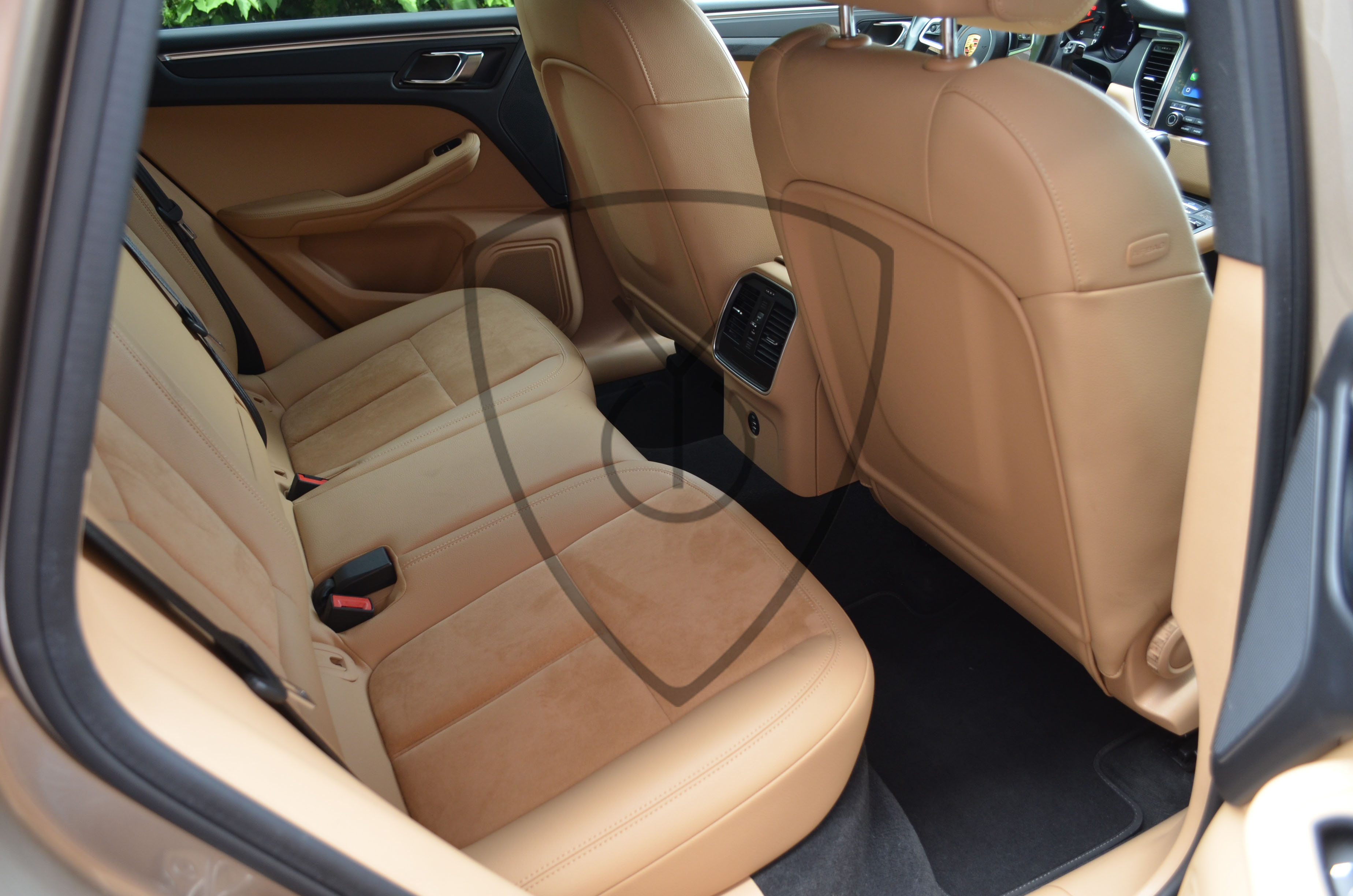 PORSCHE MACAN 2.0 TURBO — image 3